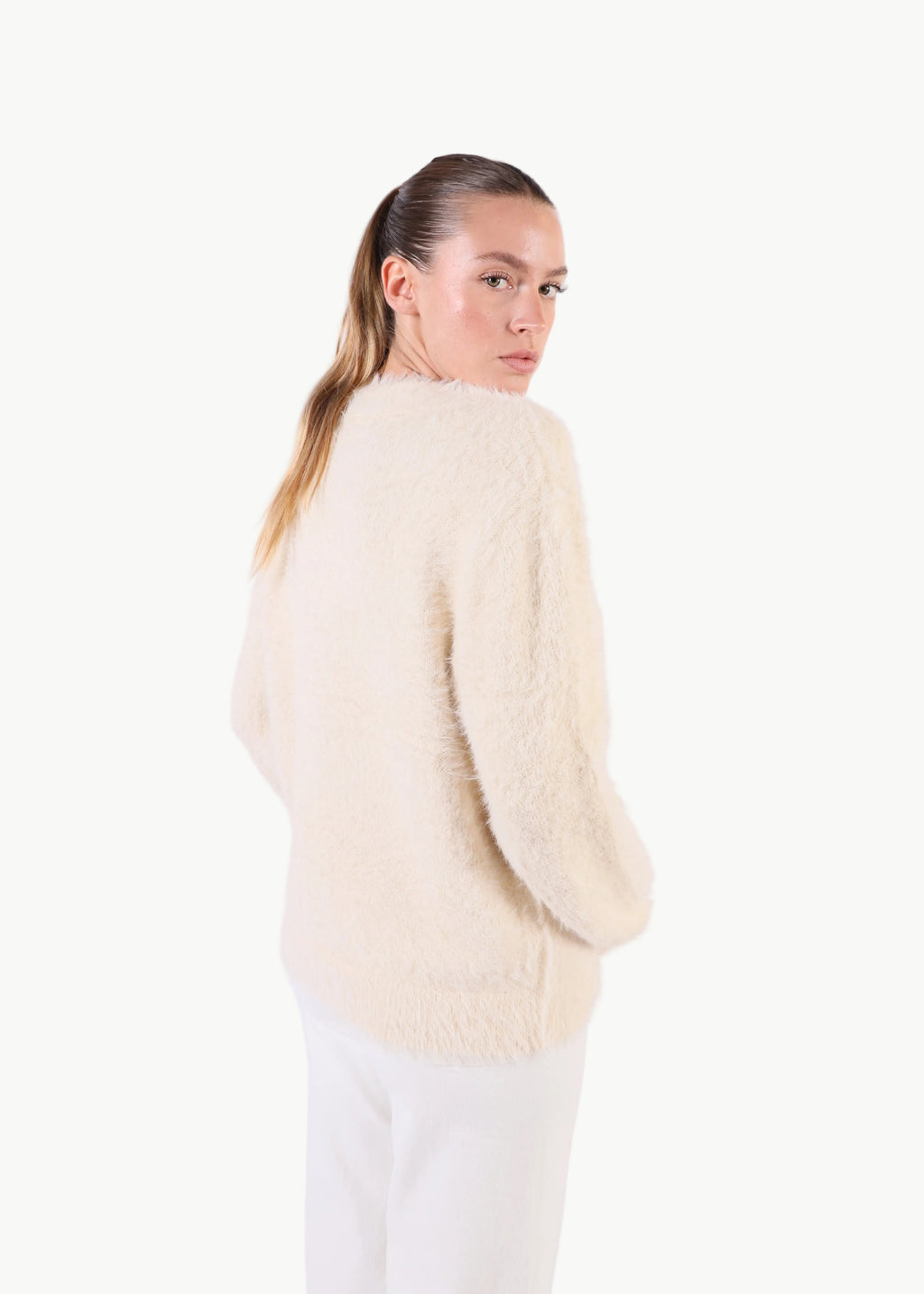 ALARA FLUFFY CARDIGAN La Libéré