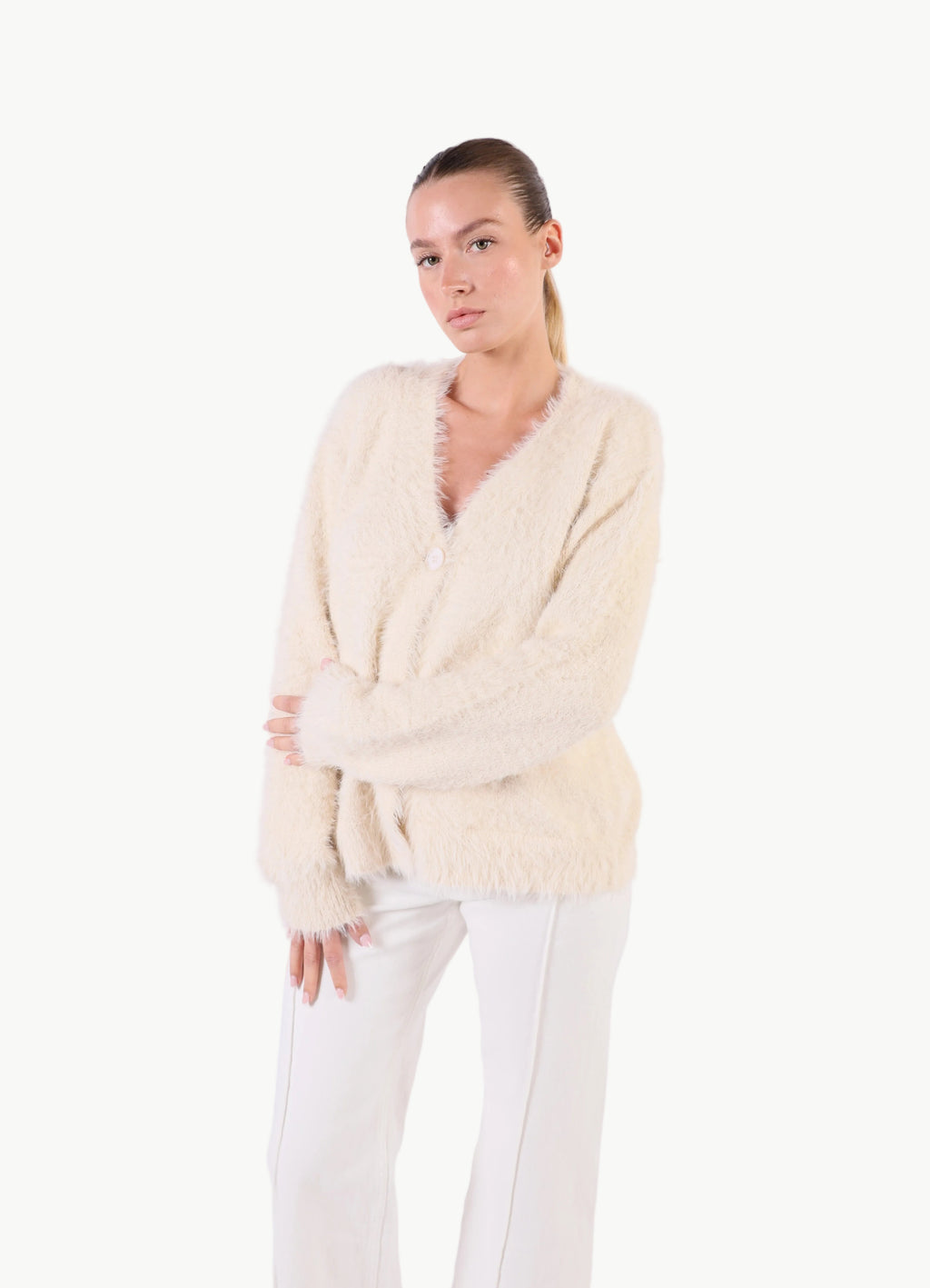 ALARA FLUFFY CARDIGAN La Libéré