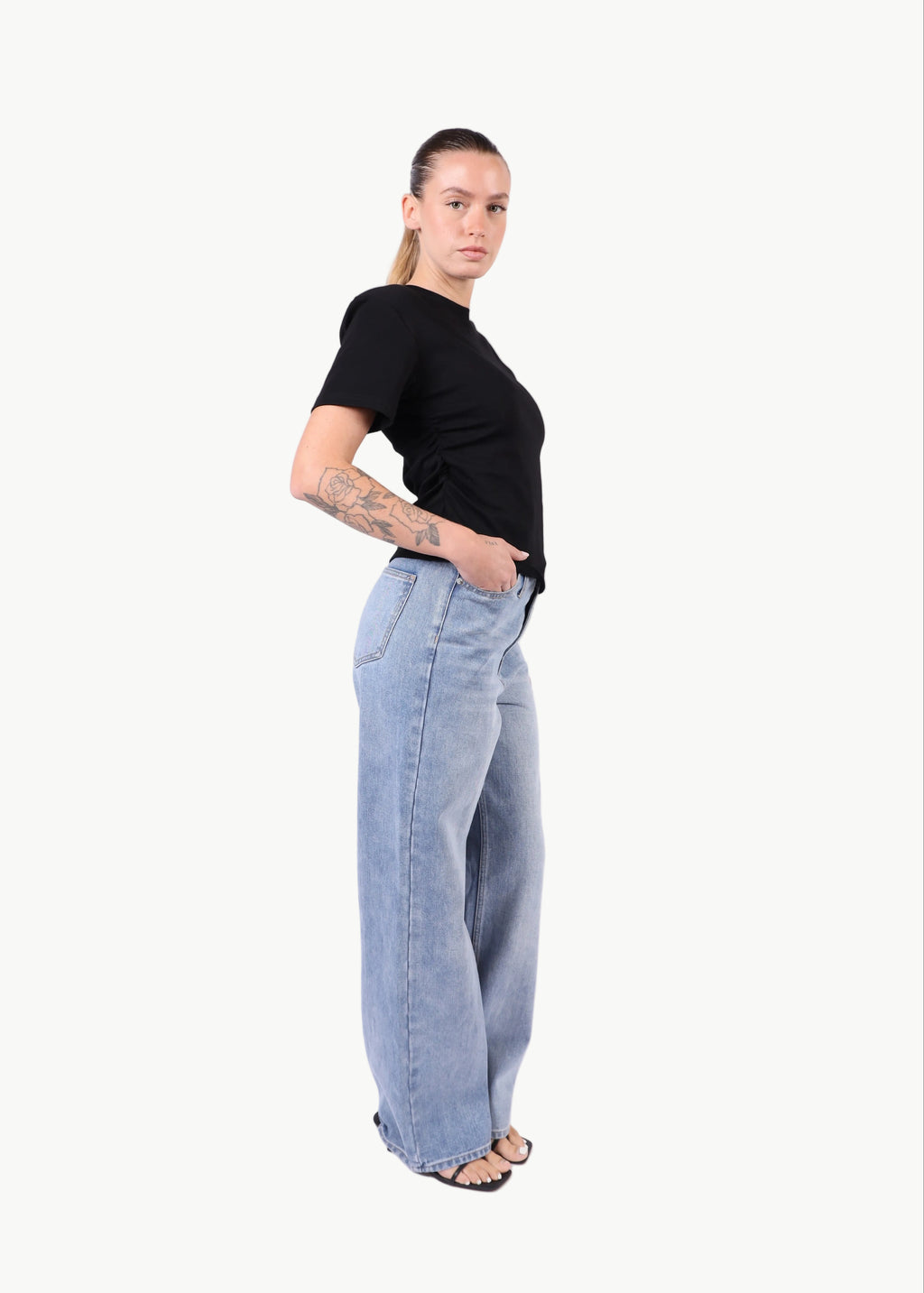 KAIA RUCHED COTTON TEE La Libéré