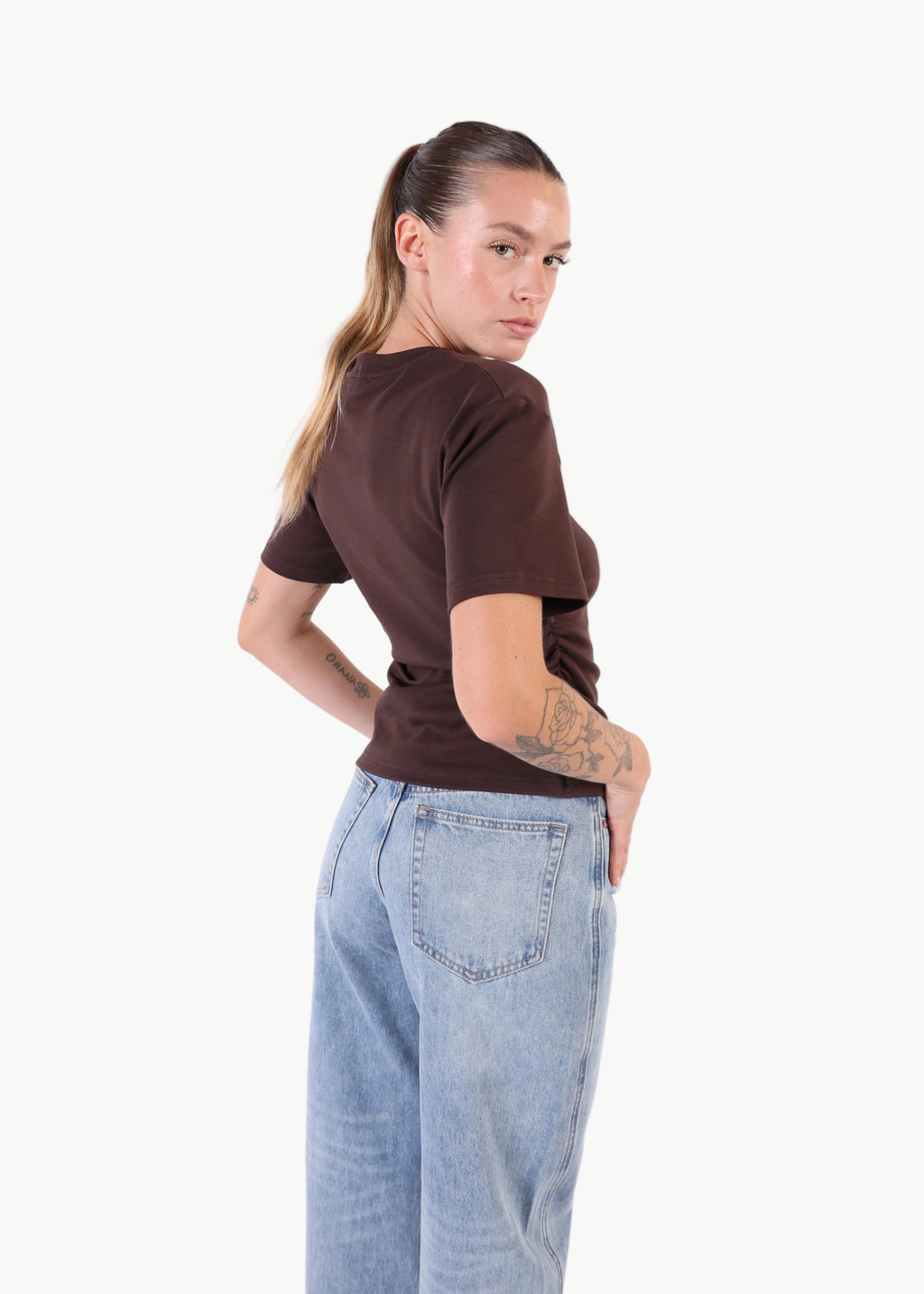 KAIA RUCHED COTTON TEE La Libéré