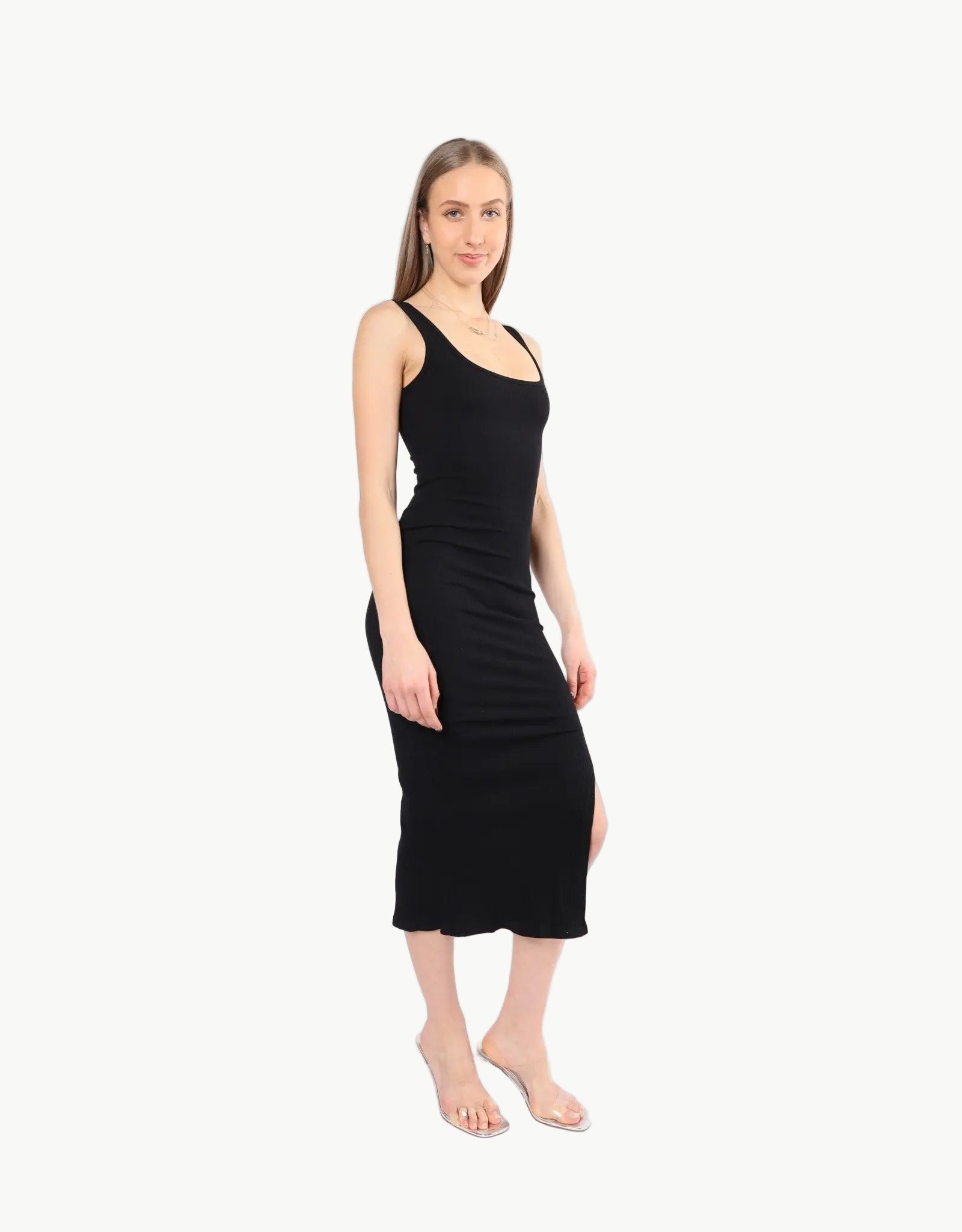 La Libéré Model  Ribbed Midi Dress 