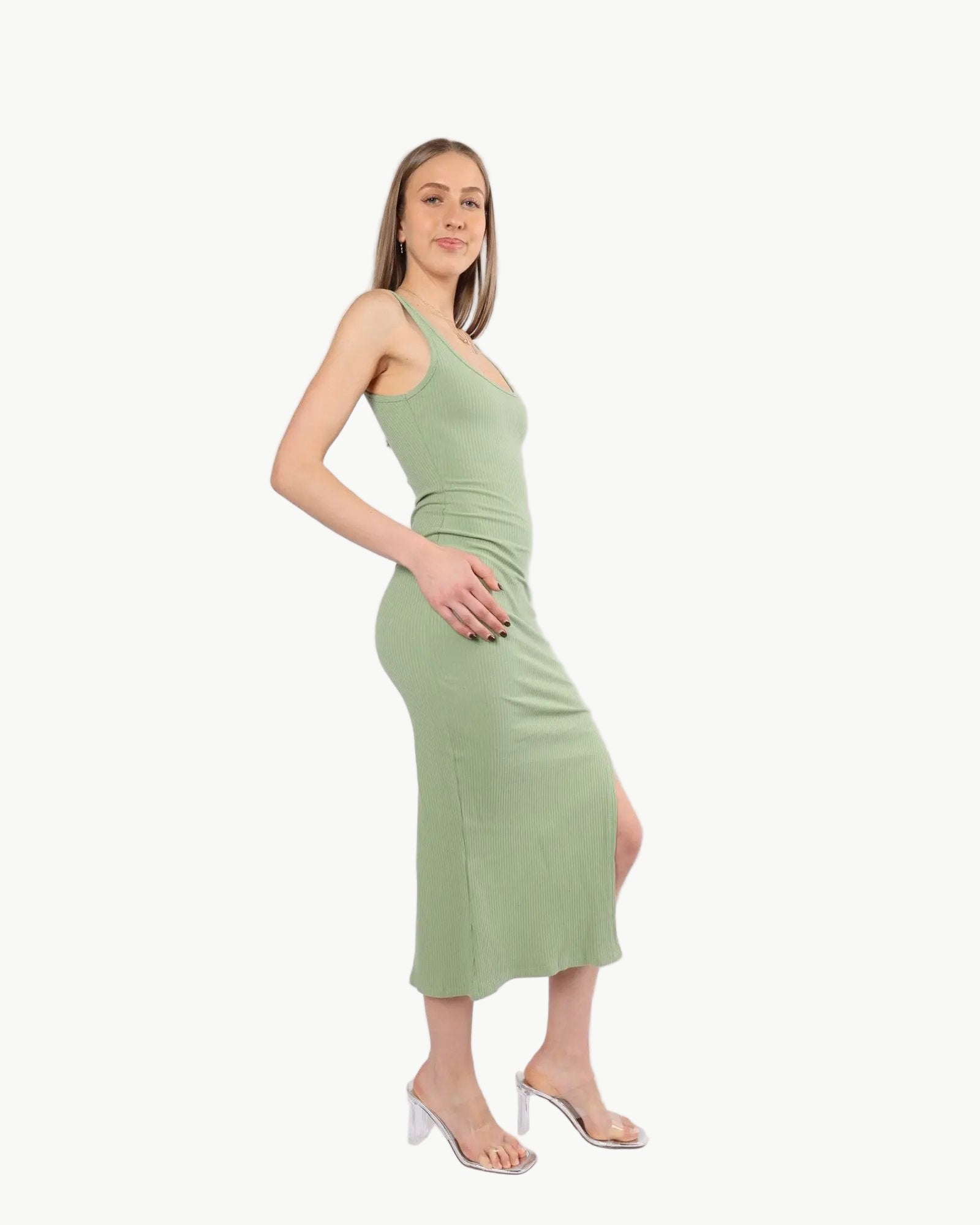 La Libéré Model  Ribbed Midi Dress 